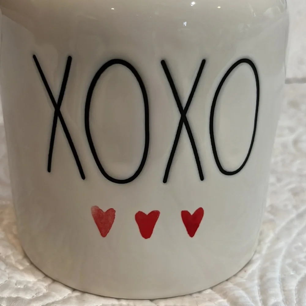 Rae‎ Dunn XOXO canister